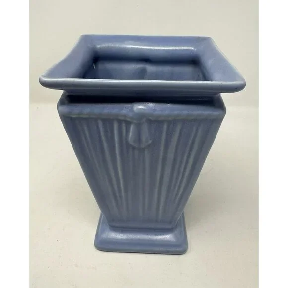 Vtg 1940s/1950s CAMARK POTTERY DELPHINEUM BLUE 7.25" VASE #639 Draping w/Sticker - Picture 8 of 9